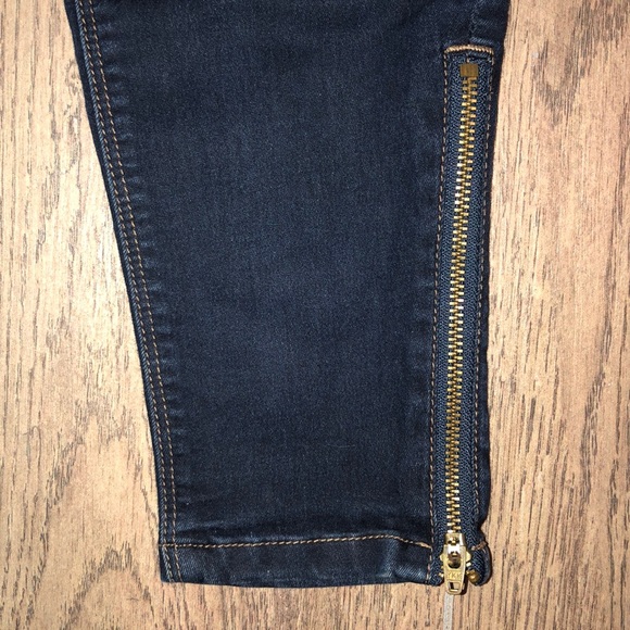 Jeans - Picture 2 of 5